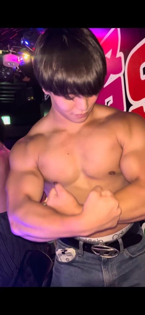 トア（マッスルバー池袋）